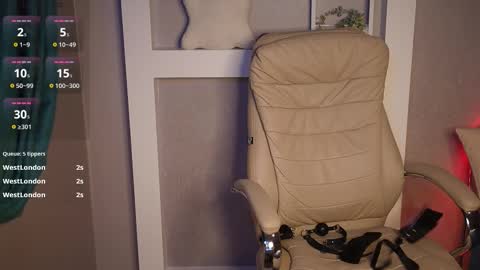 lisa_elfy online show from November 26, 3:31 pm