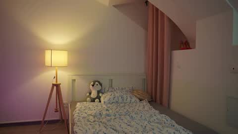 lisa mccoy  online show from March 13, 2:42 pm