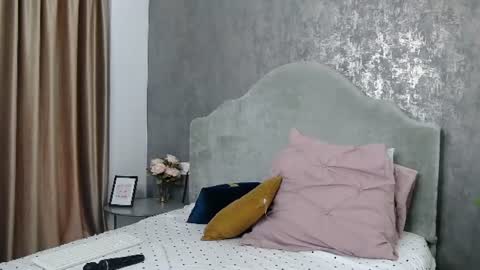 lisacroft online show from June 14, 5:53 am