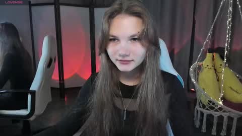 Lisa online show from March 8, 9:29 pm