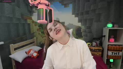 Lisa online show from March 4, 8:27 pm