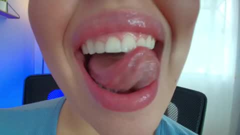 Lisbet online show from March 12, 7:36 pm