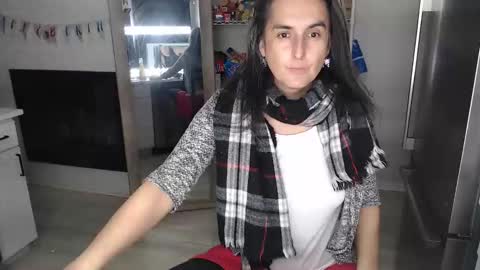 Lisette LaRoche online show from December 5, 7:07 am