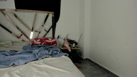 lissa_petitee online show from April 5, 8:50 pm