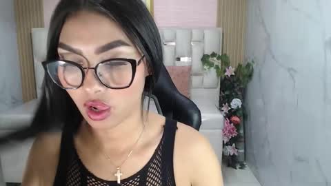 lissandra_s online show from December 4, 9:25 pm