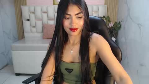 lissandra_s online show from November 18, 8:45 pm