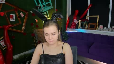 Lissa Telor online show from June 3, 1:36 pm