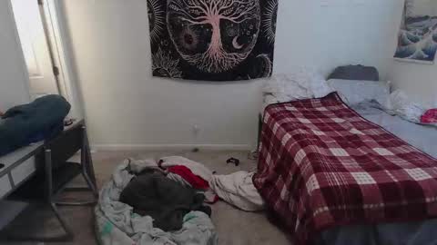 Peaches online show from January 6, 5:39 pm