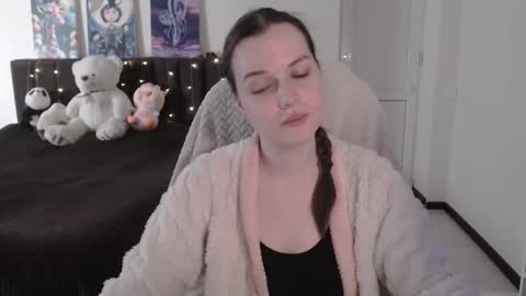 little__flowers online show from October 18, 8:07 am