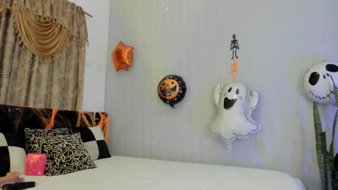 little_abbye online show from October 21, 11:26 am