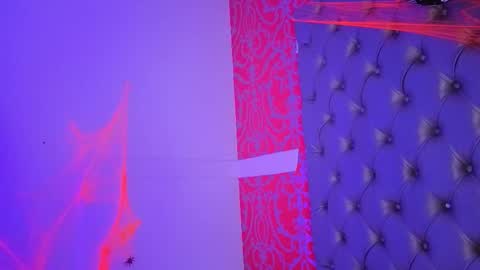 little_lilith_apple online show from October 30, 4:40 pm