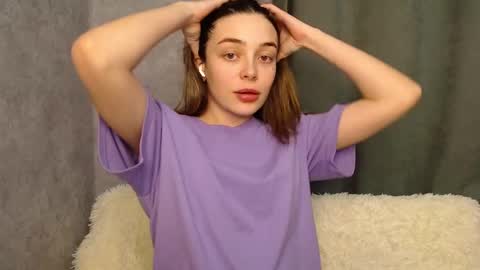 Snapshot of little_mia__ chatting on December 8, 8:58 pm Mia   Im online every day 1530 PM in New York  2030 PM in London online show from December 8, 8:58 pm