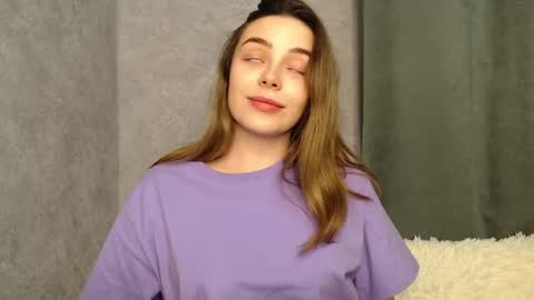 Snapshot of little_mia__ chatting on December 4, 8:23 pm Mia   Im online every day 1530 PM in New York  2030 PM in London online show from December 4, 8:23 pm