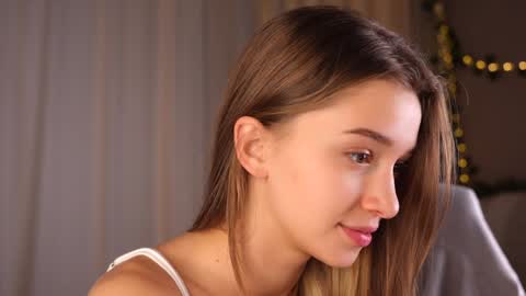 Kiki online show from September 19, 4:44 pm