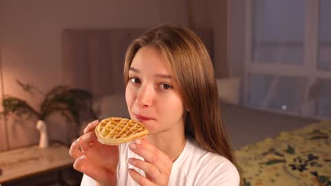 Kiki online show from September 27, 3:21 pm