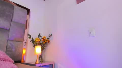 Eva online show from December 19, 8:04 pm