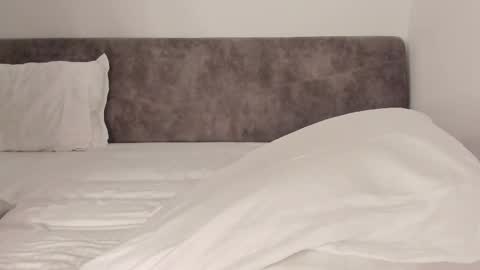 hey im anna online show from February 27, 6:35 am