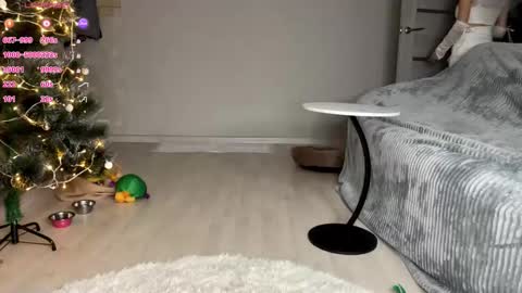 Sara online show from October 31, 7:03 pm