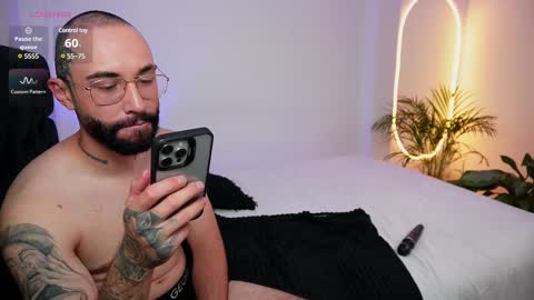 little_vannesaa online show from February 26, 10:47 pm