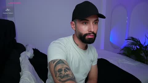 little_vannesaa online show from December 29, 2:38 am