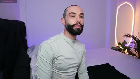 little_vannesaa online show from January 27, 10:49 pm