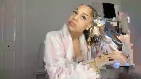 LittleCutieChloe online show from February 6, 10:45 pm