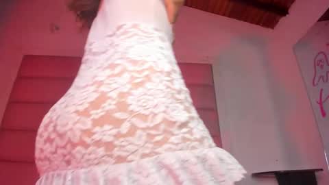 littlee_emma_ online show from November 19, 11:58 pm