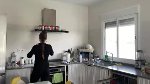 littlemi_bigd online show from January 16, 2:37 pm