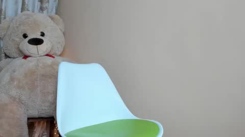 Pinky online show from February 13, 9:30 am