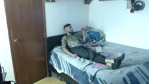 Kruger and girls online show from April 9, 2:04 am