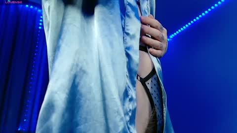 Niki  free tg channel with some photos gifs and info about streams  online show from January 7, 12:45 am