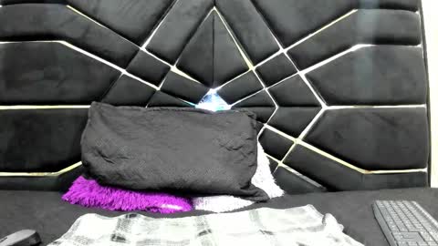 Snapshot of littlesussyy chatting on September 20, 12:19 pm Sussy  online show from September 20, 12:19 pm