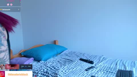 Valerie  online show from April 3, 9:55 pm