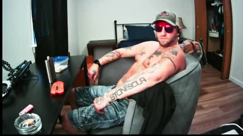 livingpuddle online show from April 18, 3:36 pm