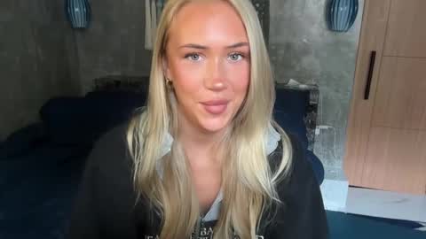 olivia online show from February 22, 3:10 am