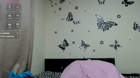Liz7skinny online show from June 11, 9:24 pm
