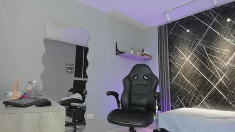liz_094 online show from June 5, 8:58 pm