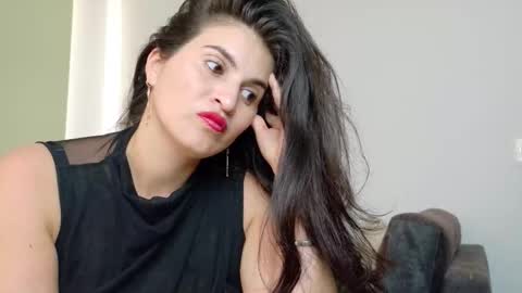 liz online show from December 13, 8:04 pm