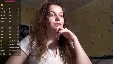 Molly online show from June 13, 3:00 pm
