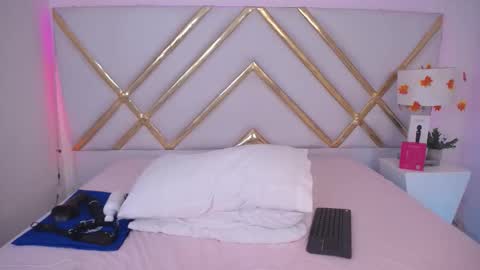 Lizette Kitty online show from January 15, 5:49 am