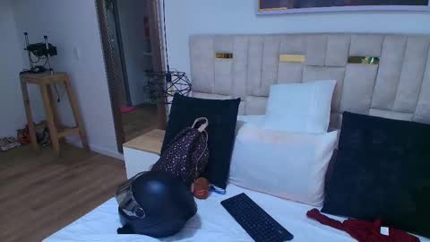 Snapshot of lizz_tender chatting on October 9, 11:59 am Lizz  online show from October 9, 11:59 am