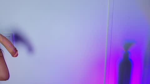 Snapshot of lizz_tender chatting on February 22, 6:52 pm Lizz  online show from February 22, 6:52 pm