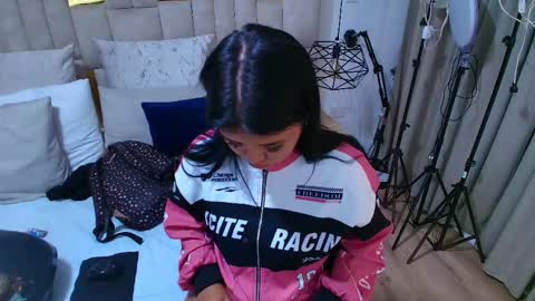 Snapshot of lizz_tender chatting on October 18, 11:47 am Lizz  online show from October 18, 11:47 am