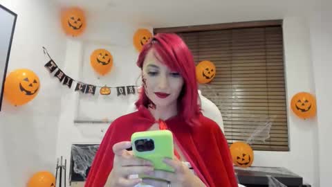 Snapshot of lizzdoux chatting on November 1, 1:39 am lizzdoux online show from November 1, 1:39 am