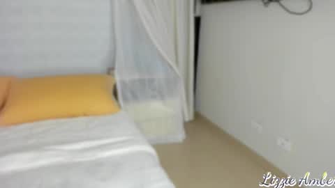 lizzieamber online show from February 26, 9:12 am