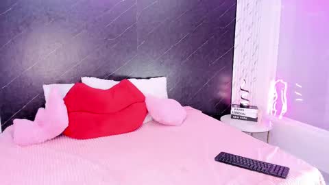 I am Lizz online show from March 7, 12:01 pm