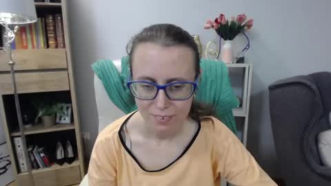 Lizzy online show from May 22, 5:14 am