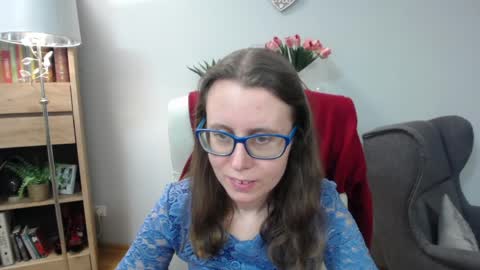 Lizzy online show from April 2, 4:09 am