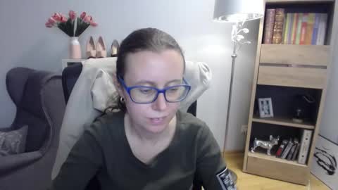 Lizzy online show from November 18, 6:38 am