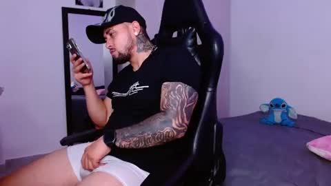 lliamm 2 online show from July 3, 6:18 am